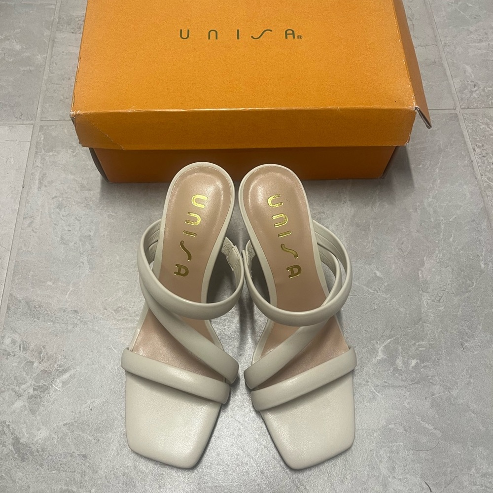 Unisa Women's Elegant Cream Heels